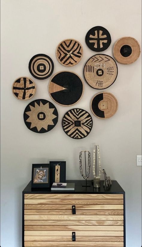 South African Decor Ideas, African Art Wall, South African Decor, Baskets Wall Decor, Africa Decor, African Baskets Wall, African Furniture, African Wall Baskets, African Inspired Decor