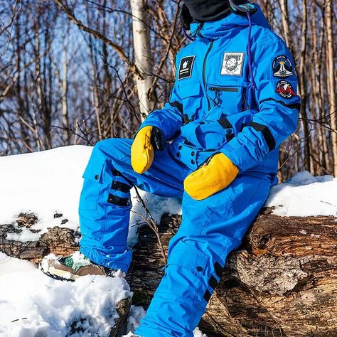 Snowboard Outfits, Dope Snow, Ski Suit Mens, Snowboard Suit, Dope Style, Ski Jumpsuit, Womens Snowboard, Snowboarding Outfit, Ski Suits