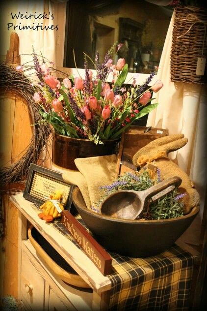 Spring Primitive Decorating, Primitive Spring Decorating Ideas, Primitive Spring Decor, Gift Shop Displays, Spring Decorating Ideas, Primitive Spring, Primitive Easter, Primative Decor, Staging Ideas