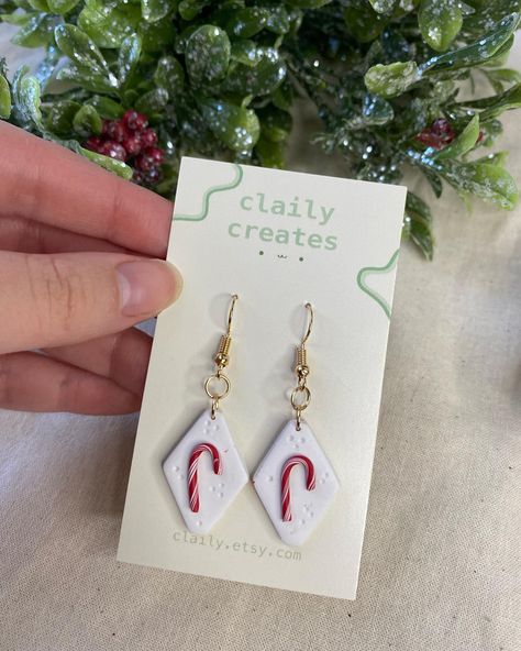 Candy Cane Clay Earrings, Polymer Clay Candy Cane, Clay Candy Cane, Candy Cane Earrings, Clay Candy, Christmas Creative, Clay Christmas, Christmas Clay, Clay Jewellery