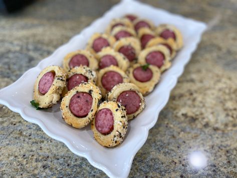 Everything Bagel Bites, Appetizer Foods, Bagel Bites Recipe, Kielbasa Bites, Julia Pacheco, Cheap Family Meals, Pork Entrees, Bagel Bites, Biscuit Recipes