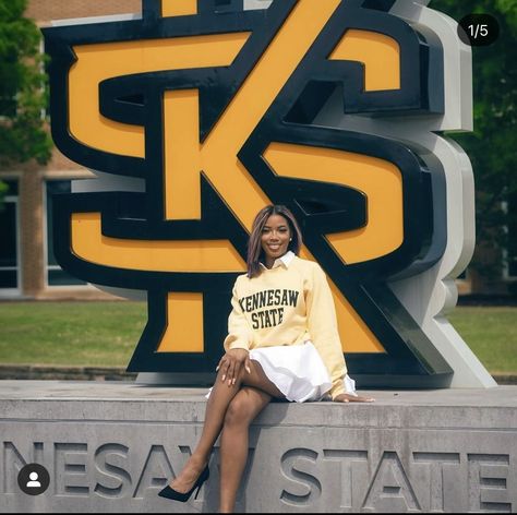 Kennesaw State University Graduation Pictures, Kennesaw State Graduation Pictures, Ksu Graduation Pictures, On Campus Graduation Pictures, Graduate Photoshoot, Kennesaw State University, College Graduation Photoshoot, College Graduation Pictures Poses, Kennesaw State