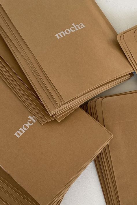 Clothing Brand Shipping Packaging, Kraft Mailer Packaging, Sustainable Fashion Packaging, Sustainable Packaging Clothes, Envelope Packaging Design, Packaging Design For Clothes, Kraft Packaging Design, Clothing Packaging Ideas Creative, Clothing Packaging Ideas