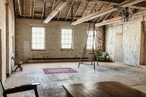 White washed brick walls Brick Wall Studio, White Wash Brick Wall, Brick Studio, Studio Spaces, Garage Studio, White Wash Brick, Studio Rental, Loft Studio, Creative Workspace