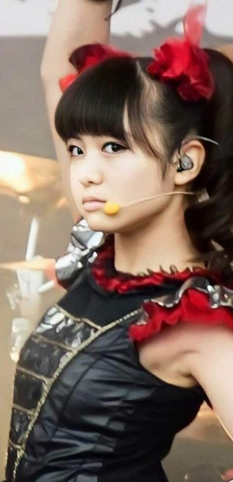 Moa Kikuchi, Baby Metal, Pop Idol, Pose Reference, Musician, Dancer, Lily, Concert, Hair Styles