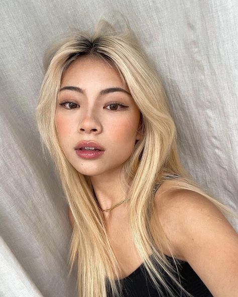 Asian Blonde Hair, Blonde 2023, Magnolia Parks, Tan Skin Blonde Hair, Blonde Hair Makeup, Blonde Asian, Girl's Swag, Blonde Hair Inspiration, Annabeth Chase