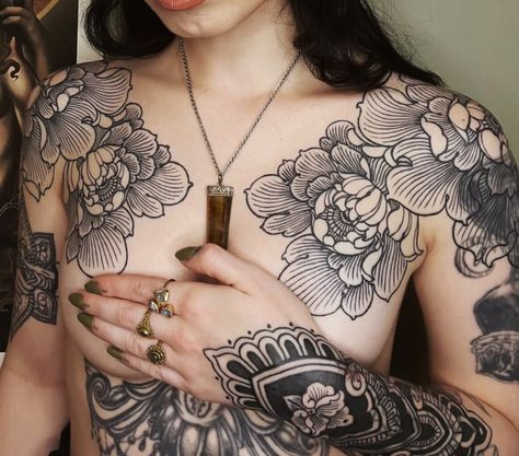 Floral Tattoo Design Chest, Line Work Chest Tattoo, Black And Grey Shoulder Tattoos, Handpoke Tattoo, Magic Tattoo, The Resident, Pretty Tattoos For Women, Stomach Tattoos, Back Tattoo Women