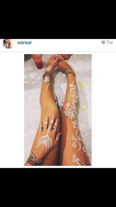 body art by sarsar Festival Body Art Painting, Festival Body Art, Moon Party Ideas, Neon Party Outfits, Goddess Party, Festival Paint, Leg Painting, Leg Art, Fantasy Fest