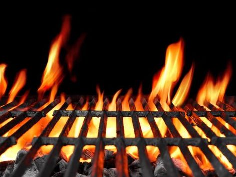 The co-host of The Kitchen shares 10 easy-to-do grilling techniques that will help you turn out the best, smokiest dishes of the season. Grilled Desserts, Pizza Day, Food Menu Design, Dessert Pizza, Food Backgrounds, Summer Grilling, Cream Cheese Recipes, On The Grill, Best Appetizers