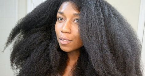 Want to stretch you hair safely without the risk of heat damage or losing your curl? Follow us. Natural Hair Blowout, Hair Without Heat, Beautiful Natural Hair, Black Hair Care, Blow Out, Long Natural Hair, Natural Hair Inspiration, Natural Hair Tips, Long Black Hair