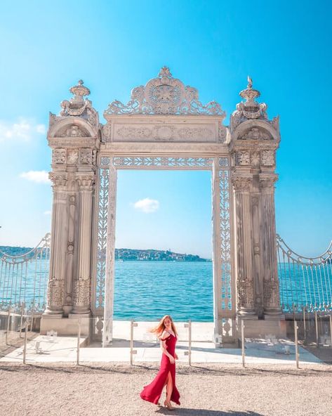 Istanbul Dolmabahce Palace, Istanbul Itinerary, Places In Istanbul, Topkapi Palace Istanbul, Blue Mosque Istanbul, Umbrella Street, Grand Bazaar Istanbul, Dolmabahçe Palace, Istanbul Turkey Photography