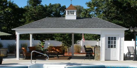 backyard bar pavillion | pavilion-bar Pavilion With Bathroom, Small Pool House, Small Pool Houses, Pool House Bathroom, Pool Pavilion, Pool Shed, Pool House Designs, Poolside Bar, Pool House Plans