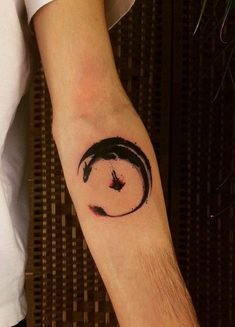 Tiny Toothless Tattoo, Dreamworks Tattoo, Hot To Train Your Dragon Tattoo, Toothless Tattoo Ideas, Small Httyd Tattoo, Small Toothless Dragon Tattoo, Httyd Symbol Tattoo, How To Train Your Dragon Tattoo, Httyd Tattoo