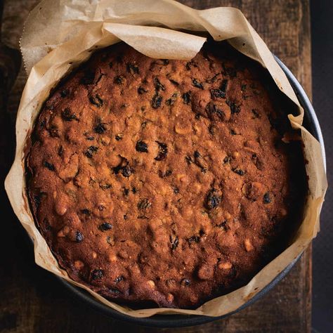 Nigel Slater’s Christmas cake recipe | Christmas food and drink | The Guardian Vegetarian Pie, Christmas Cake Recipe, Christmas Ham, Nigel Slater, Glace Cherries, Best Christmas Recipes, Raw Cake, Christmas Cake Recipes, Xmas Cake