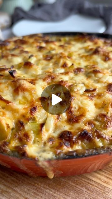 Augratin Potatoes, Creamy Potato Bake, Dance Embroidery, Leek And Potato, Rice And Beans Recipe, Leek Recipes, Beans Recipes, Queso Manchego, Baked Potato Casserole