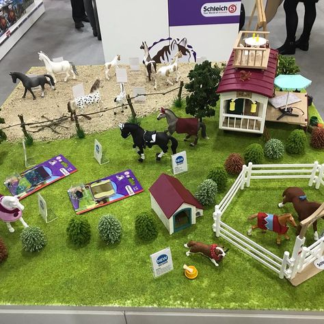 Schleich Set Up Ideas, Shelich Horses, Schleich Diy Ideas, Diy Horse Toys, Schleich Horses Stable, Schleich Diy, Toy Horse Stable, Horse Birthday Cake, 4de Verjaardag