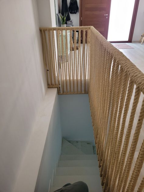 Railing Alternatives, Rope Staircase, Rope Banister, Rope Railing, Top Of The Stairs, Staircase Makeover, Fence Screening, Bali Fashion, Spiral Staircase