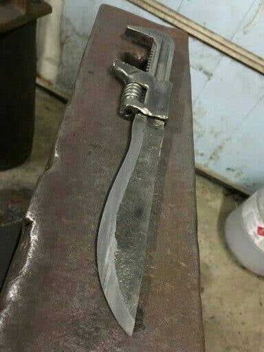 Forging Knives, Paintings Easy, Diy Knife, Blacksmith Projects, Miscellaneous Items, Japanese Knife, Hard Metal, Cool Knives, Metal Projects