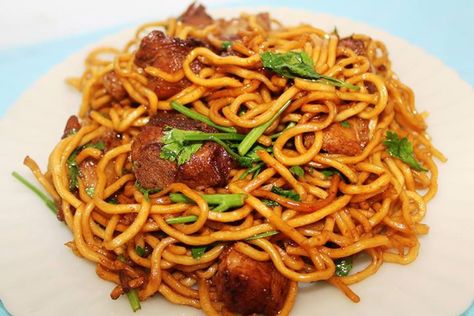 Miki Guisado Miki Guisado, Pancit Noodles, Philippine Cuisine, Noodle Pasta, Filipino Dishes, Pinoy Food, Noodle Dishes, Filipino Recipes, Noodle Recipes