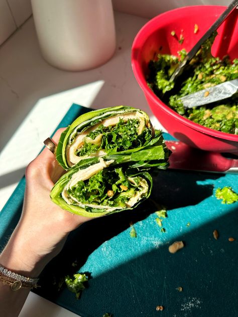 Make the ever so popular Collard Green Madwrap from LA's Erewhon Market. This recipe is a delicious and healthy lunch idea. Chicken Salad Without Mayo, Nori Wraps, Erewhon Market, Collard Green Wraps, Egg Tortilla, Collard Green, Sushi Roll Recipes, Greek Chicken Salad, Salad Rolls