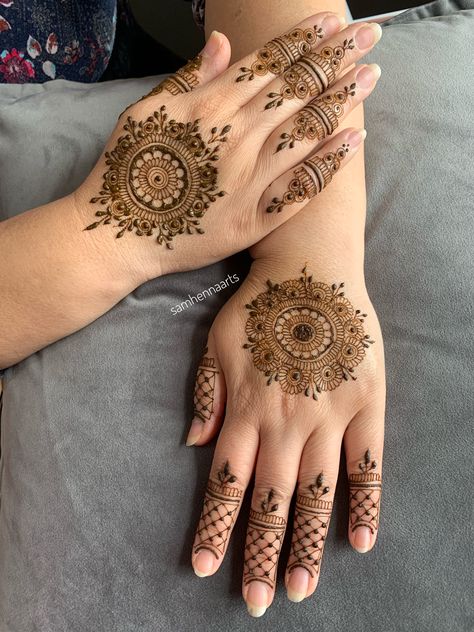 Mandala Mendhi Design, Mandala Design Mehendi, Mehndi Designs For Children, Mandala Henna Design, Mandala Mehendi, Thigh Henna, Diwali Vibes, Round Mehndi Design, Wedding Henna Designs