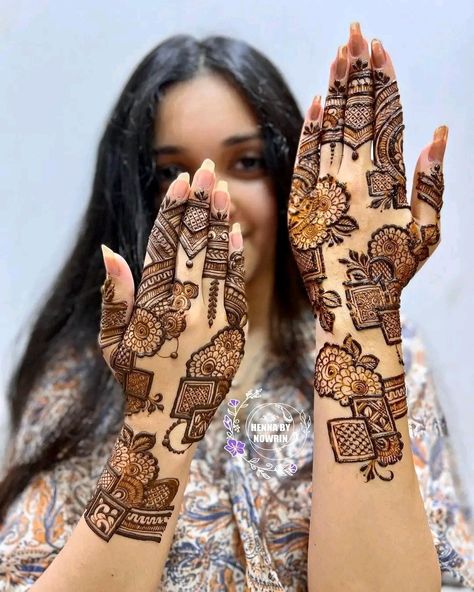 Hand Mehndi Design Simple, Henna Styles, Beautiful Simple Mehndi Design, Mehndi Design Simple, Mehedi Design, Bridal Mehndi Design, Simple Mehndi Design, Hand Mehndi Design, Design Mehndi