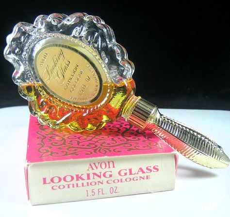 Makeup Packaging, Avon Perfume Bottles, Old Perfume Bottles, Pretty Perfume Bottles, Avon Collectibles, Avon Perfume, Avon Lady, Perfume Packaging, Antique Perfume Bottles