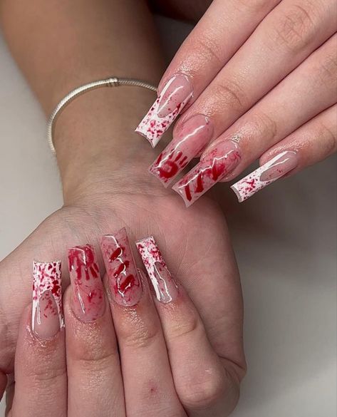 By @nailsbyjuliie_ Holloween Nails Idea, Blood Nails Design, Halloween Baddie Nails, Spooky Nails Halloween, Holloween Nails, Halloween Nails Easy, Halloween Acrylic Nails, Long Acrylic Nail Designs, Nail Designs Valentines