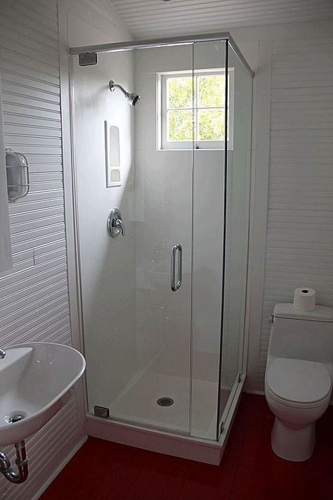 Makeover Kamar Mandi, Toilette Design, Bathroom Remodel Cost, Shower Toilet, Small Bathroom Renovations, Bathroom Design Layout, Budget Bathroom Remodel, Small Bathroom Renovation, Bilik Mandi