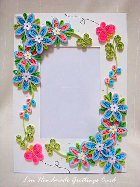 Lin Handmade Greetings Card: Tiny loops flower photo frame Quilling Photo Frames, Paper Quilling Tutorial, Paper Quilling Flowers, Quilling Work, Quilled Paper Art, Quilled Creations, Quilling Tutorial, 3d Quilling, Quilling Jewelry