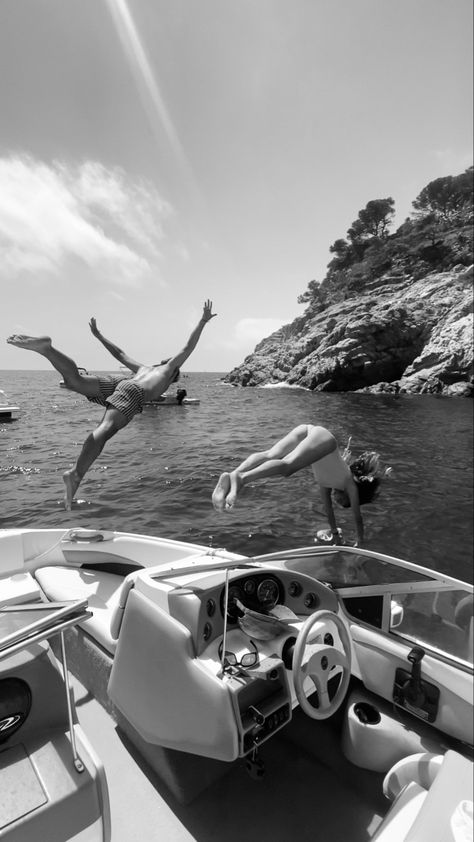 Driving A Boat, Freetime Activities, Drømme Liv, Shotting Photo, Future Lifestyle, Dream Lifestyle, Summer Feeling, Summer Dream, Summer Photos