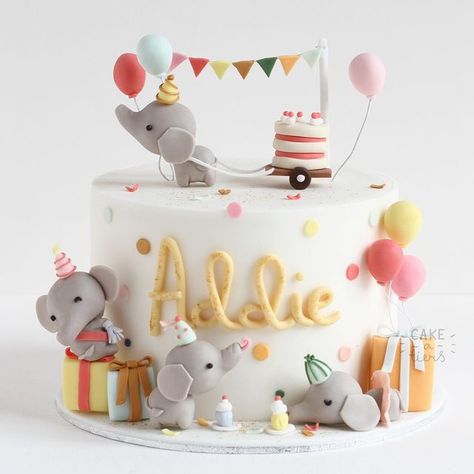 Elephant Bday Cake, Elephant Bday Party Birthday Ideas, 1 Month Birthday Cake, Elephant Cake Birthday, December Birthday Cake, Birthday Cake Animals, Shared Birthday Cake, Birthday Party Snack Ideas, Fondant Birthday Cakes