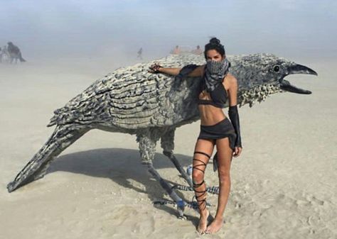 Music Festival Outfit Ideas, Burning Man Style, Burner Girls, Burning Man 2017, Festival Outfit Ideas, Burning Man Art, Burning Men, Festival Scarves, Festival Mode