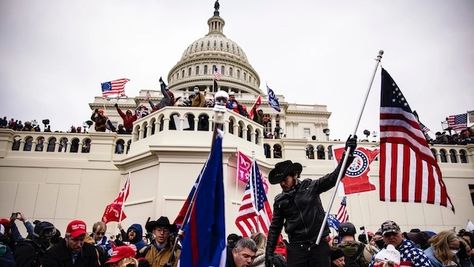 71-Year Old Grandmother Convicted for Entering Capitol on Jan. 6 | The Epoch Times United States Capitol, Antonio Brown, Edward Snowden, Us Capitol, Capitol Building, Jena, Barack Obama, Police Officer, Washington Dc