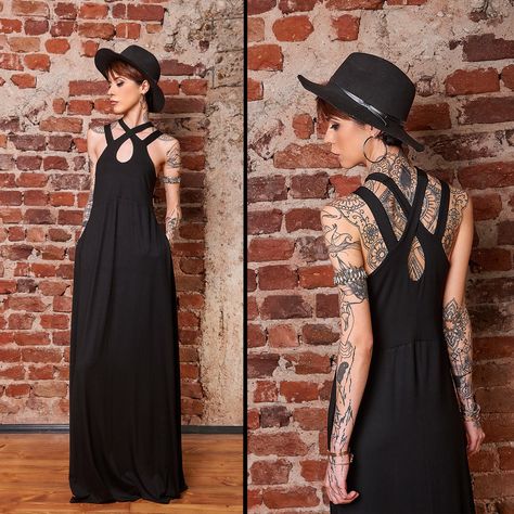 ♥ EXPRESS worldwide shipping available - buy your favorite piece today and wear it within just 1-3 biz days upon shipping ♥ This beautifully tailored black gothic dress will make you feel like a true underground princess. Minimalist design, gorgeous criss-cross double straps, and floor-length are just some of the piece's magical features. We thought about your comfort as well - stretchy fabric and every girl's favorite dress hack - pockets! Be Love ♥♥ ♥ Available sizes: XS - XL For more info, ch Outfit Minimalista, Black Gothic Dress, Oversized Tunic Dress, Plus Size Tunic Dress, Plus Size Goth, Minimalist Clothing, Minimalist Dress, Dress Minimalist, Goth Halloween