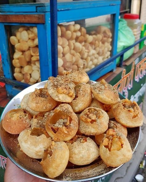 Gupchup Pani Puri, Side Foods, Chat Recipes, Yummy Aesthetic, Indian Fast Food, Food Snap, Eating Food Funny, Girly Swag, Chocolate Dishes