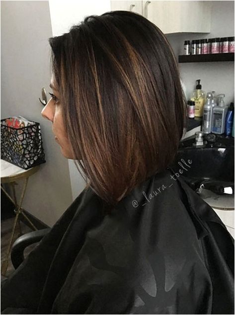 30 short dark brown hairstyles , #short #hairstyle #highlights #women #dark #hair #with short hairstyle women dark hair with highlights Medium Ombre Hair, Rambut Brunette, Short Hair Highlights, Caramel Hair, Caramel Highlights, Short Straight Hair, Penteado Cabelo Curto, Brown Blonde Hair, Brown Hair With Highlights