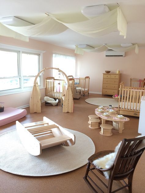 Daycare Ideas: Interior Design Inspiration for Your Childcare Center Modern Daycare Design, Home Daycare Setup, Daycare Rooms Setup, Daycare Room Design, Daycare Room Ideas, Infant Room Daycare, Daycare Setup, Home Daycare Ideas, Infant Daycare