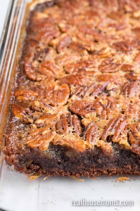 Start a fun family tussle with Pecan Pie Brownies, a rich chocolaty brownie with a sweet pecan pie topping- it'll be a mad dash for seconds! #Realhousemoms #easydesserts #brownies #pecanpie #pecan #easybakingrecipe #choclate #chocolatedesserts #simplerecipe Sunny Anderson Pecan Pie Brownies, Chef Johns Pecan Pie Brownies, Betty Crocker Pecan Pie Cookies, Pecan Pie Upside Down Cake Betty Crocker, Pecan Crunch Topping, Fudgy Pecan Pie 12 Tomatoes, Joanna Gaines Brownie Pie, Million Dollar Brownies, The Salted Sweets