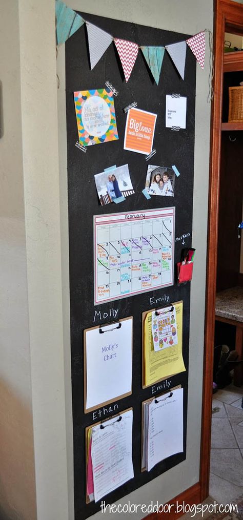 20 Command Center Ideas to Inspire - unOriginal Mom Colored Door, Diy Command Center, Cloak Room, Landing Zone, Home Command Center, Command Centers, Family Command Center, Pantry Wall, Kids Closet Organization