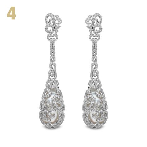 A pair of South Sea baroque pearls play peek-a-boo through a sea of diamonds in these intricately ornate earrings by YOKO London South Sea Pearls Earrings, Titanic Jewelry, Diamonds And Pearls, Earrings With Diamonds, Baroque Pearl Earrings, Diamond Jewel, Yoko London, Sea Pearl, Window Shopping