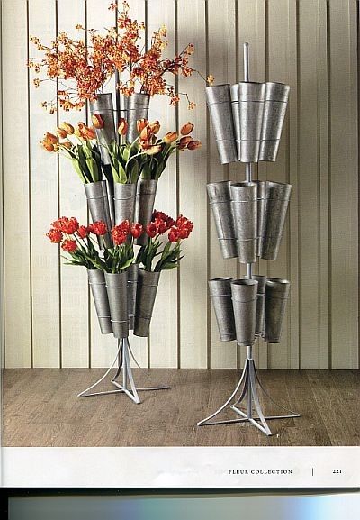 Silk Flower Display Rack, Round Wonder if knitting or crochet needles could  be stored in Flower Bucket Display Stand, Flower Display Rack, Flower Shop Display Ideas, Flower Storage, Silk Flower Storage Ideas, Flower Display Stand, Flower Shop Display, Flower Shop Interiors, Flower Shop Decor