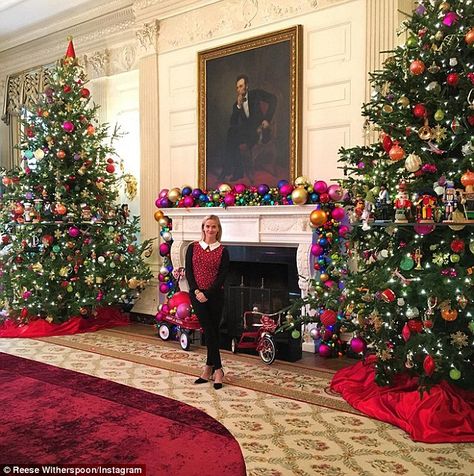 Presidential: The Sweet Home Alabama star looked polished prior to the ceremony, posing inside the White House near two large decorated trees Aunt Peaches, National Christmas Tree, White House Christmas, Sweet Home Alabama, Christmas Pins, Jingle All The Way, Photo Tree, Reese Witherspoon, Holiday Inspiration