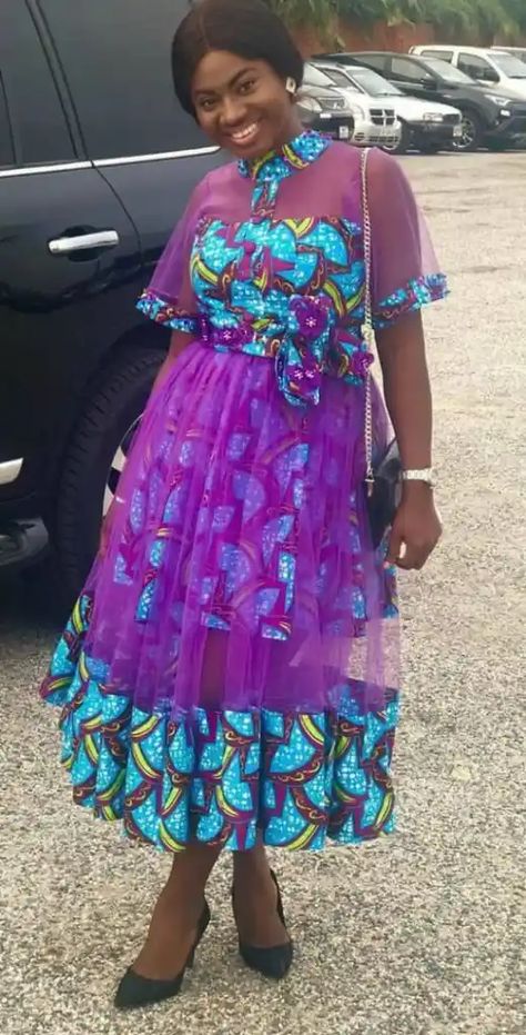 Gorgeous Ankara and Net Styles for Your Next Owambe – Svelte Magazine Kitenge Designs, Dashiki Shirt, Short African Dresses, African Dresses Modern, Afrikaanse Mode, African Wear Dresses, Church Fashion, African Print Dress Designs, African Lace Dresses