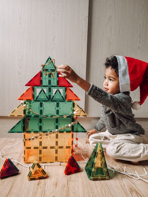 Magnatiles Christmas Tree, Christmas Magnatile Ideas, Magnetic Tiles Christmas, Magnetic Tile Activities, Magnetic Tiles Marble Run, Magnet Tiles, Magnetic Building Tiles, Magnetic Blocks, Magna Tiles