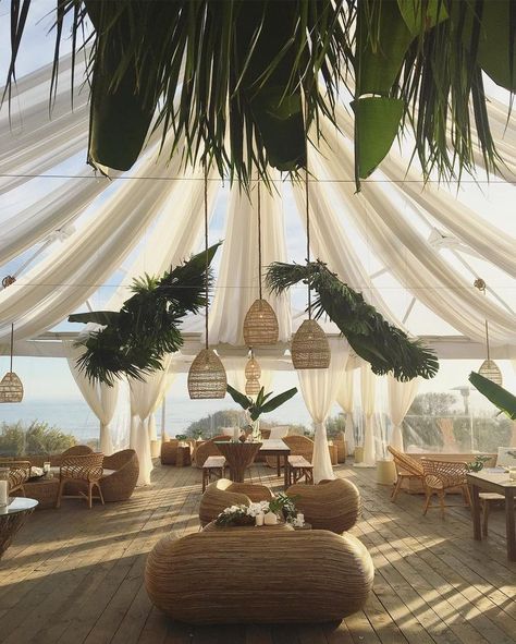 Style Deco, Tropical Houses, The Ceiling, Tropical Decor, Tropical Wedding, Mixology, Browning, Restaurant Design, 인테리어 디자인