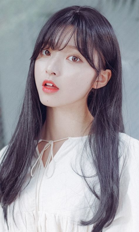 Korean Fashion Blog online style trend Bangs Long Hair Round Face, Hair Styles Women, Korean Short Hair, Simple Prom Hair, Find Hairstyles, Face Shape Hairstyles, Styles Women, Short Hair Tutorial, Trendy Hair Color