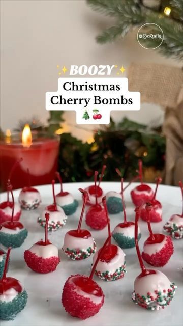 Christmas Jello Shots, Christmas Drinks Alcohol Recipes, Christmas Drinks Recipes, Christmas Drinks Alcohol, Boozy Desserts, Christmas Sprinkles, Christmas Party Food, Christmas Cocktails, Christmas Snacks