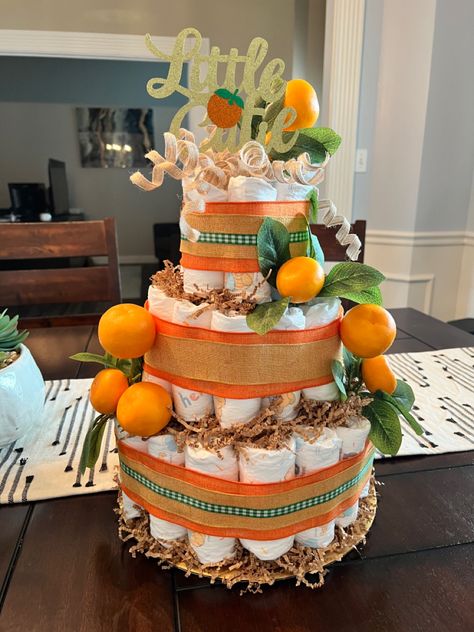 Little Cutie Diaper Cake, Mommy Hacks, Orange Baby Shower, Baby Shower Diaper Cake, Baby Diaper Cake, Baby Shower Diapers, 2nd Baby, Baby Shower Theme, Shower Gifts