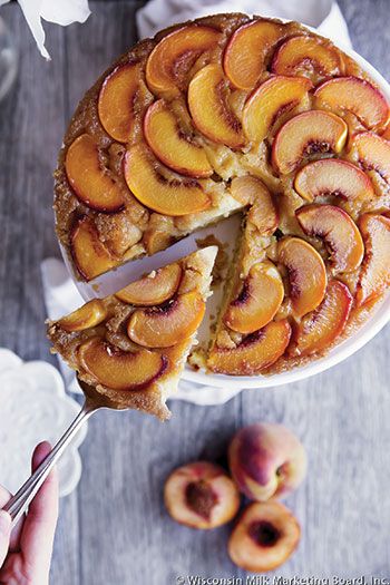 Peach Ricotta Cake, Peach Ricotta, Anna Olsen, Ricotta Pie, Caramel Pears, Food Italian, Fruity Cake, Ricotta Cake, Peach Desserts